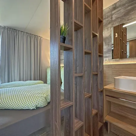 بيت للعطل Tiny House, *