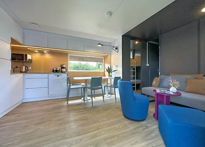 Tiny House, *